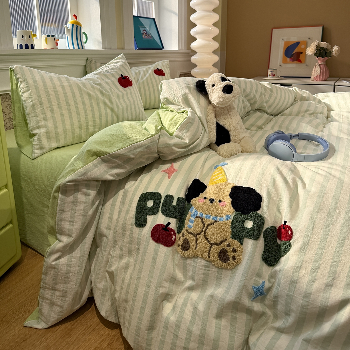 91家纺网 家纺一手货源 找家纺 曼町家居 2026春夏全棉纯棉水洗棉毛巾绣四件套 噗噗狗