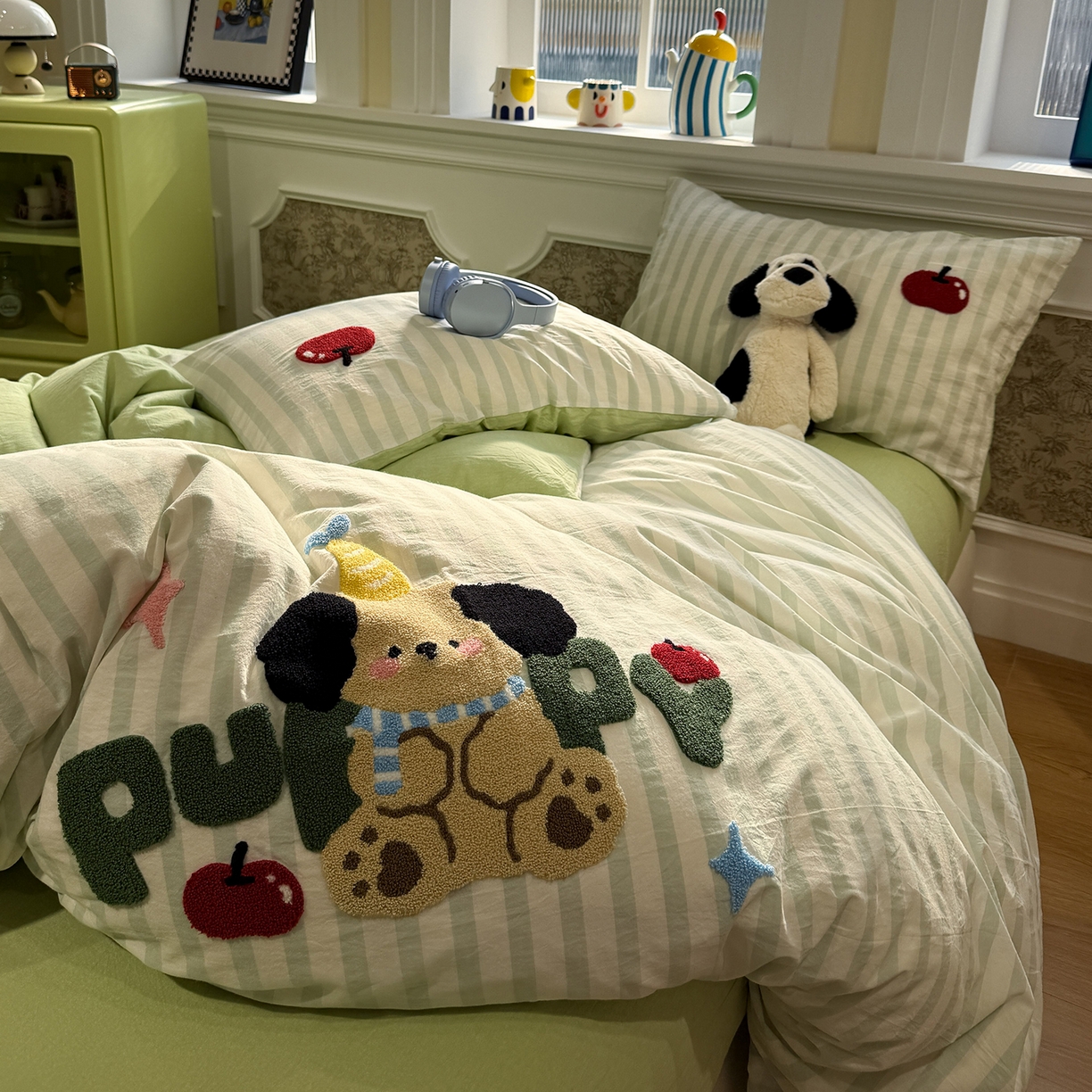 91家纺网 家纺一手货源 找家纺 曼町家居 2026春夏全棉纯棉水洗棉毛巾绣四件套 噗噗狗