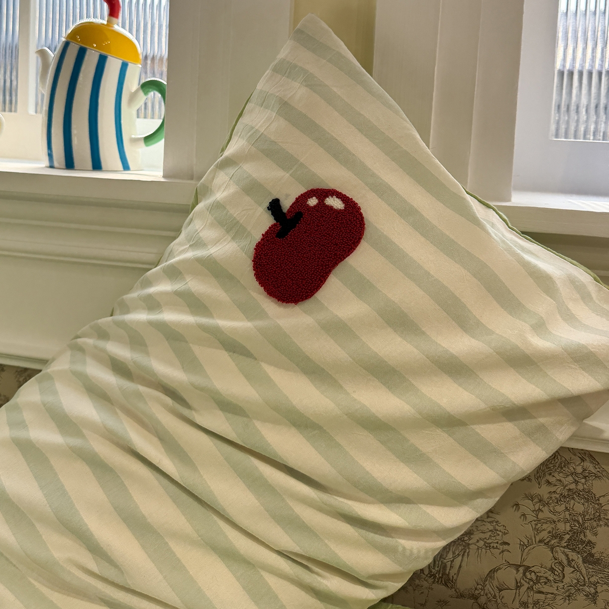 91家纺网 家纺一手货源 找家纺 曼町家居 2026春夏全棉纯棉水洗棉毛巾绣四件套 噗噗狗