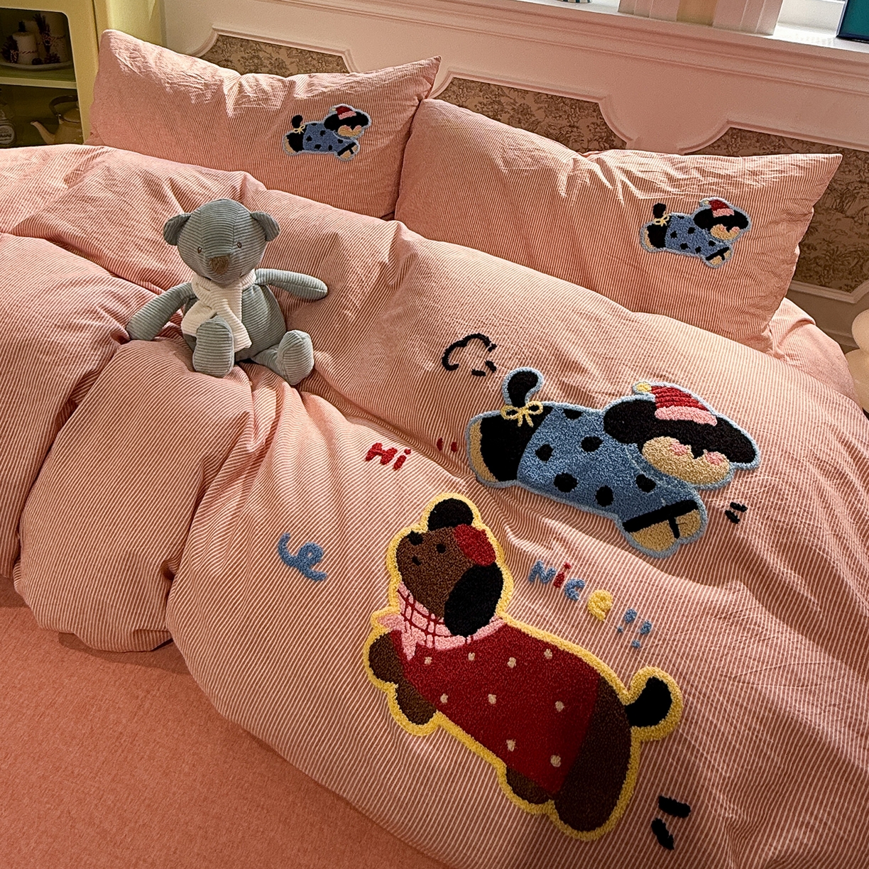 91家纺网 家纺一手货源 找家纺 曼町家居 2026春夏全棉纯棉水洗棉毛巾绣四件套 汪达达