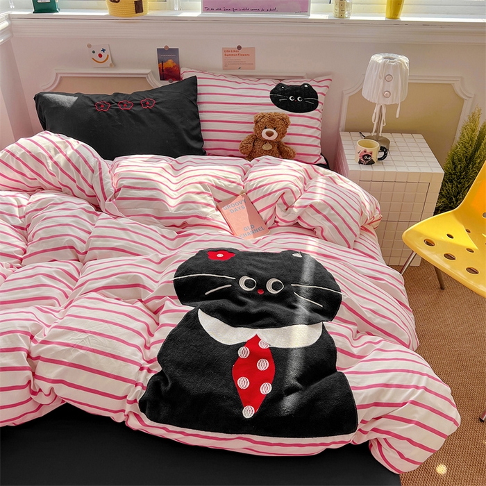 91家纺网 家纺一手货源 找家纺 （总）繁花家居 2025新款羊羔绒牛奶绒绣花喵喵系列毛毯