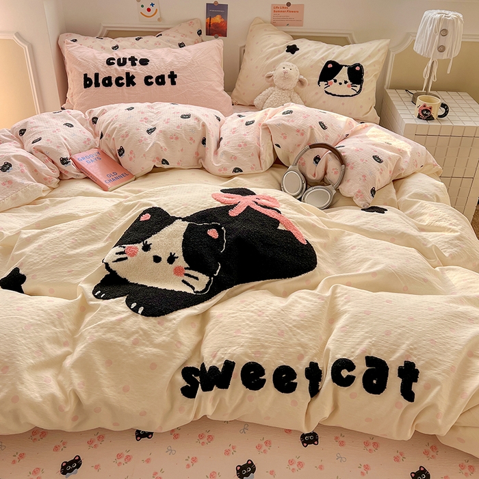 91家纺网 家纺一手货源 找家纺 繁花家居 2026新款云感泡芙棉邹邹木棉可爱童趣贴布绣毛巾绣四件套 窝系猫