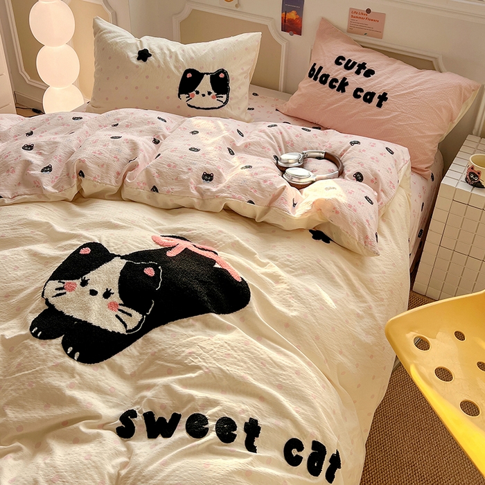 91家纺网 家纺一手货源 找家纺 繁花家居 2026新款云感泡芙棉邹邹木棉可爱童趣贴布绣毛巾绣四件套 窝系猫