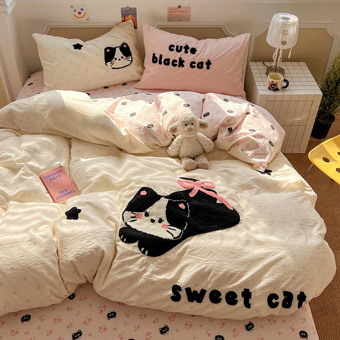 91家纺网 家纺一手货源 找家纺 繁花家居 2026新款云感泡芙棉邹邹木棉可爱童趣贴布绣毛巾绣四件套 窝系猫