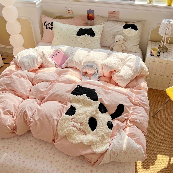 91家纺网 家纺一手货源 找家纺 繁花家居 2026新款云感泡芙棉邹邹木棉可爱童趣贴布绣毛巾绣四件套 斑点猫