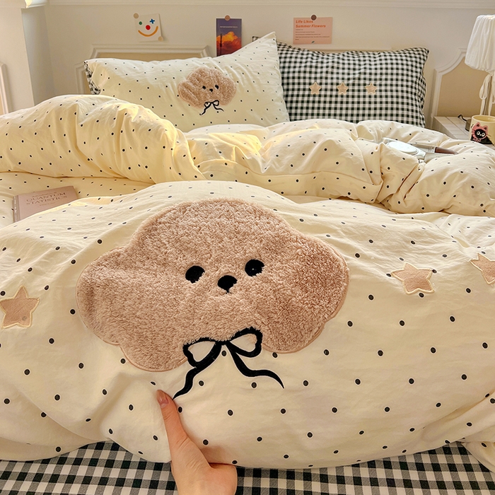 91家纺网 家纺一手货源 找家纺 繁花家居 2026新款云感泡芙棉邹邹木棉可爱童趣贴布绣毛巾绣四件套 小呆呆