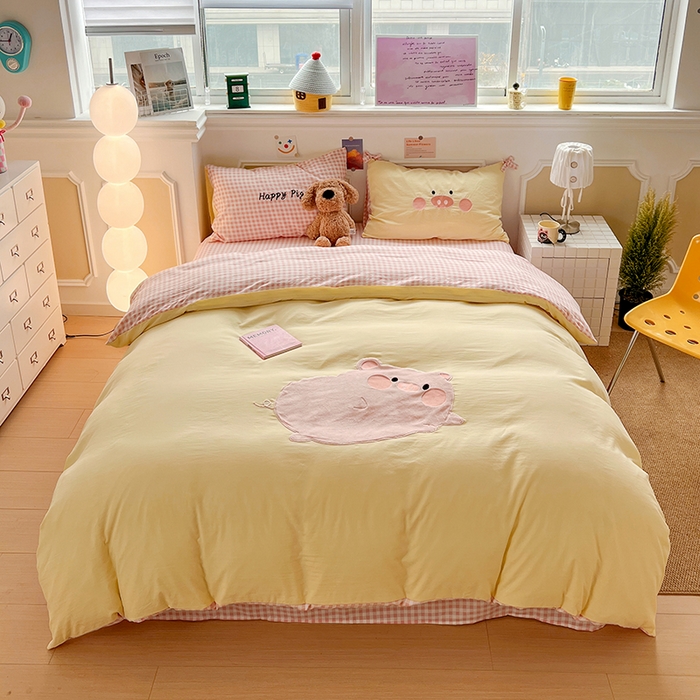 91家纺网 家纺一手货源 找家纺 繁花家居 2026新款云感泡芙棉邹邹木棉可爱童趣贴布绣毛巾绣四件套 小粉猪