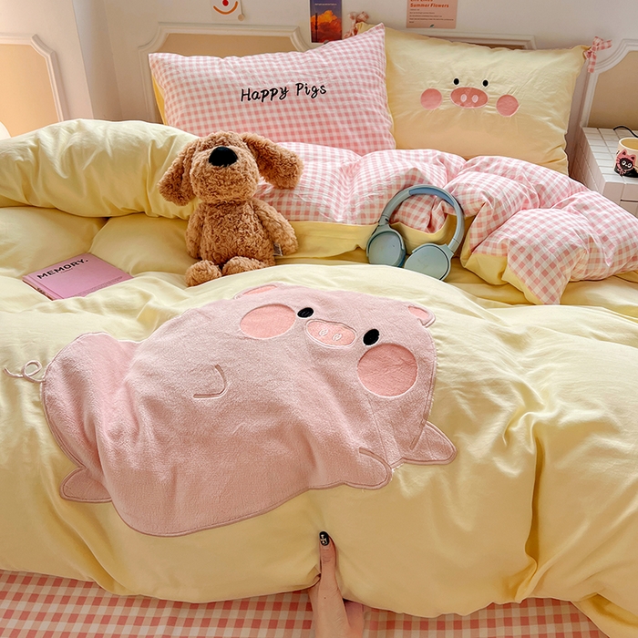 91家纺网 家纺一手货源 找家纺 繁花家居 2026新款云感泡芙棉邹邹木棉可爱童趣贴布绣毛巾绣四件套 小粉猪