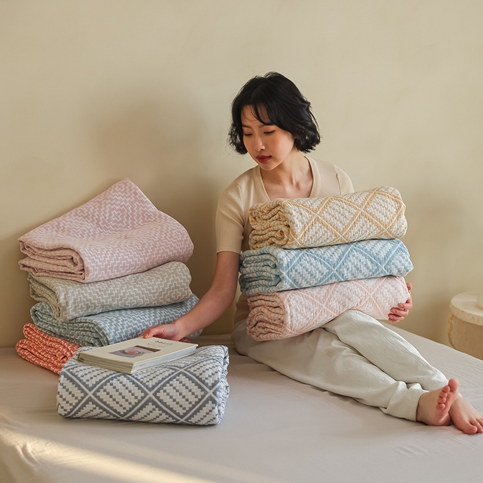 91家纺网 家纺一手货源 找家纺 朴尔家纺-毛巾被 2026新款格调简约风全棉纯棉三层纱布毛巾被-朴尔经典款常年备货 组合图仅供展示