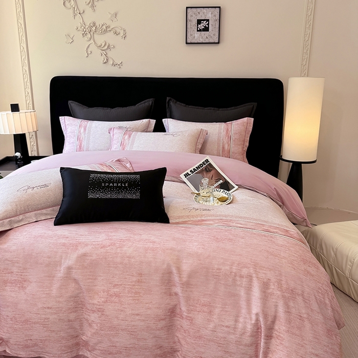 91家纺网 家纺一手货源 找家纺 优迈 2026新款全棉纯棉磨毛数码印花四件套 枕月织梦-粉