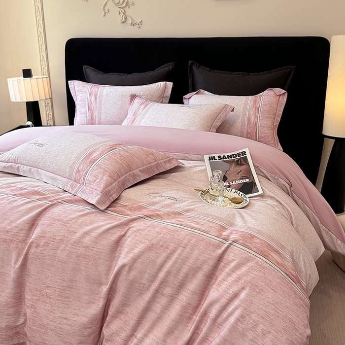 91家纺网 家纺一手货源 找家纺 优迈 2026新款全棉纯棉磨毛数码印花四件套 枕月织梦-粉