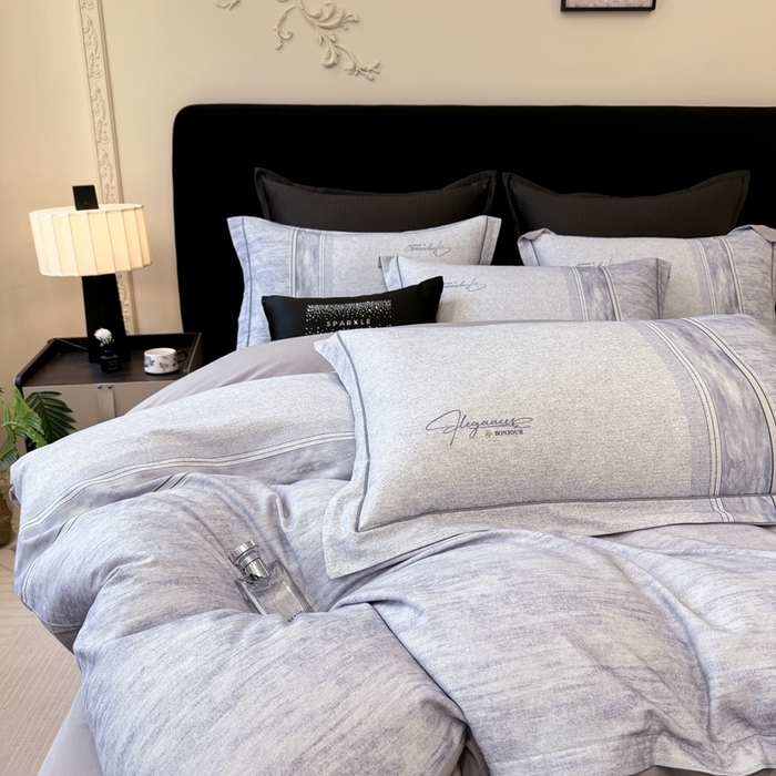 91家纺网 家纺一手货源 找家纺 优迈 2026新款全棉纯棉磨毛数码印花四件套 枕月织梦-紫