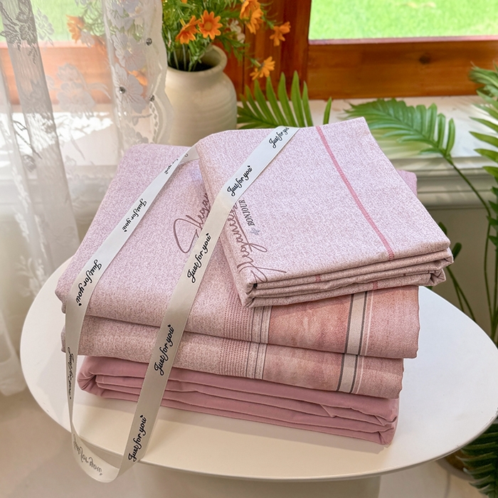 91家纺网 家纺一手货源 找家纺 优迈 2026新款全棉纯棉磨毛数码印花四件套 枕月织梦-粉