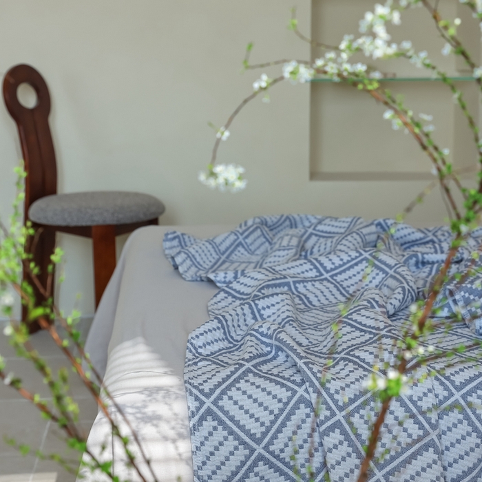 91家纺网 家纺一手货源 找家纺 朴尔家纺-毛巾被 2026新款格调简约风全棉纯棉三层纱布毛巾被-朴尔经典款常年备货 曼城时光-灰