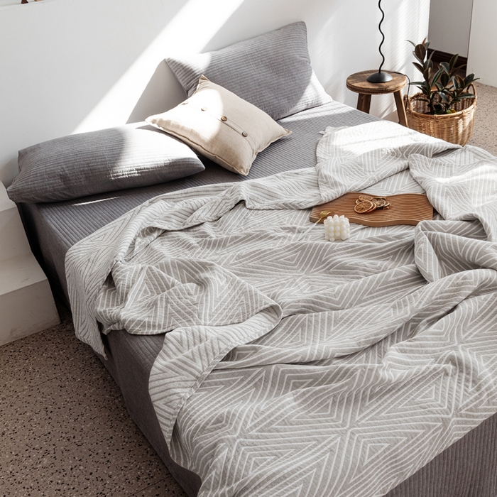 91家纺网 家纺一手货源 找家纺 朴尔家纺-毛巾被 2026新款格调简约风全棉纯棉三层纱布毛巾被-朴尔经典款常年备货 普韦布洛-浅灰