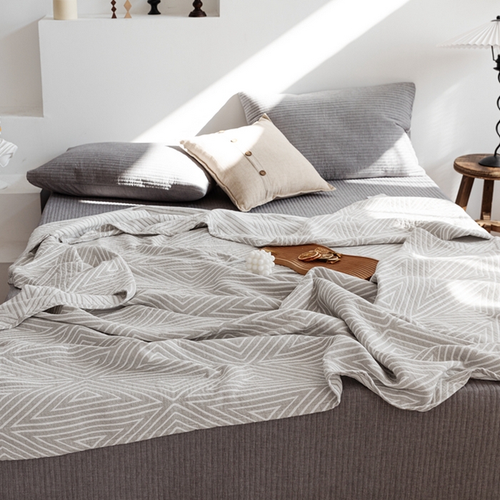 91家纺网 家纺一手货源 找家纺 朴尔家纺-毛巾被 2026新款格调简约风全棉纯棉三层纱布毛巾被-朴尔经典款常年备货 普韦布洛-浅灰