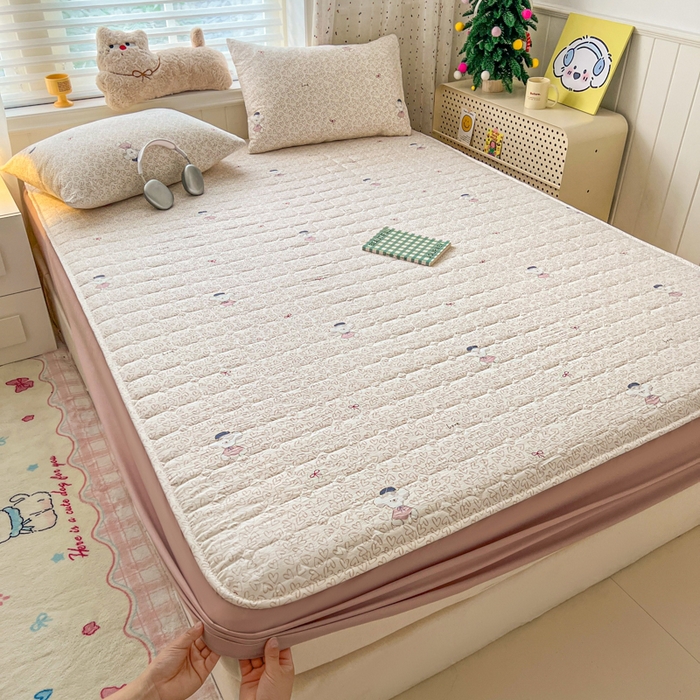 91家纺网 家纺一手货源 找家纺 赛丽雅 2026新款夹棉床笠三件套加厚床垫保护套 爱心狗狗