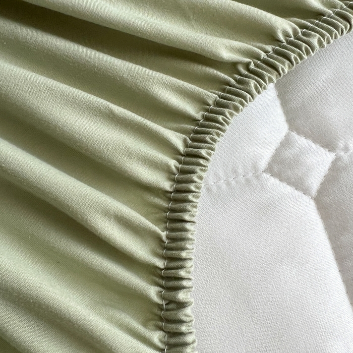 91家纺网 家纺一手货源 找家纺 赛丽雅 2026新款夹棉床笠三件套加厚床垫保护套 春风里