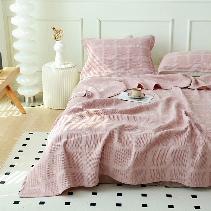 91家纺网 家纺一手货源 找家纺 朴尔家纺-毛巾被 2026新款全棉纯棉质朴方格风立体华夫格透气纱布毛巾被-朴尔经典款常年备货 方格华夫格-粉