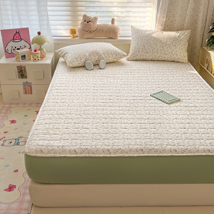 91家纺网 家纺一手货源 找家纺 赛丽雅 2026新款夹棉床笠三件套加厚床垫保护套 春风里