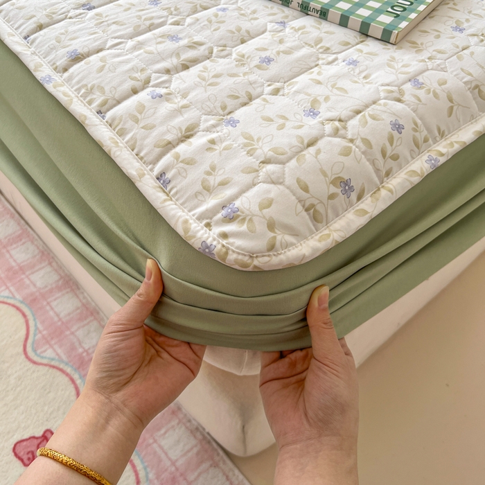 91家纺网 家纺一手货源 找家纺 赛丽雅 2026新款夹棉床笠三件套加厚床垫保护套 春风里