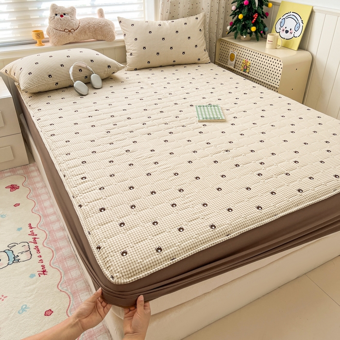 91家纺网 家纺一手货源 找家纺 赛丽雅 2026新款夹棉床笠三件套加厚床垫保护套 格子熊