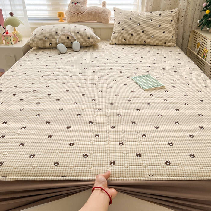 91家纺网 家纺一手货源 找家纺 赛丽雅 2026新款夹棉床笠三件套加厚床垫保护套 格子熊