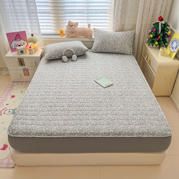 91家纺网 家纺一手货源 找家纺 赛丽雅 2026新款夹棉床笠三件套加厚床垫保护套 华茵春日