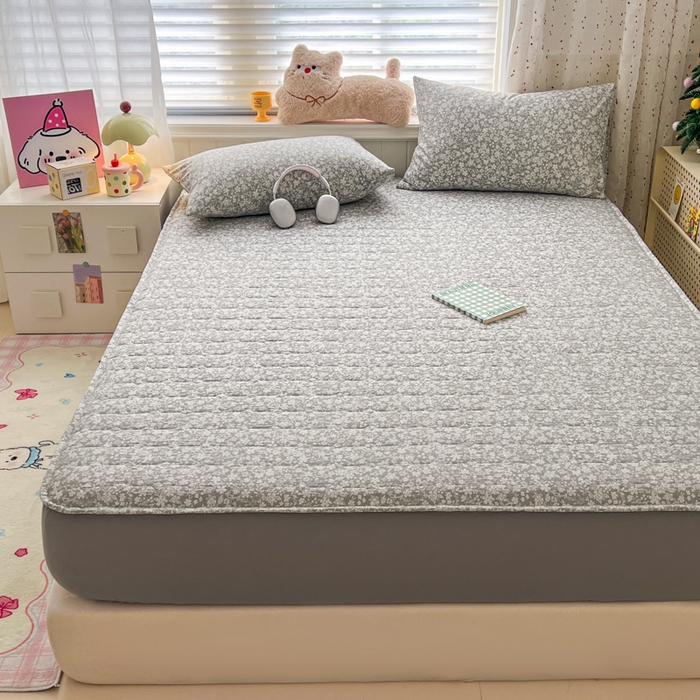 91家纺网 家纺一手货源 找家纺 赛丽雅 2026新款夹棉床笠三件套加厚床垫保护套 华茵春日