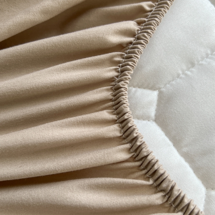 91家纺网 家纺一手货源 找家纺 赛丽雅 2026新款夹棉床笠三件套加厚床垫保护套 千禧马