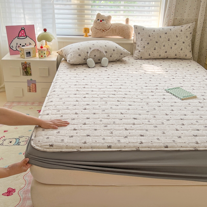 91家纺网 家纺一手货源 找家纺 赛丽雅 2026新款夹棉床笠三件套加厚床垫保护套 幸运狗狗