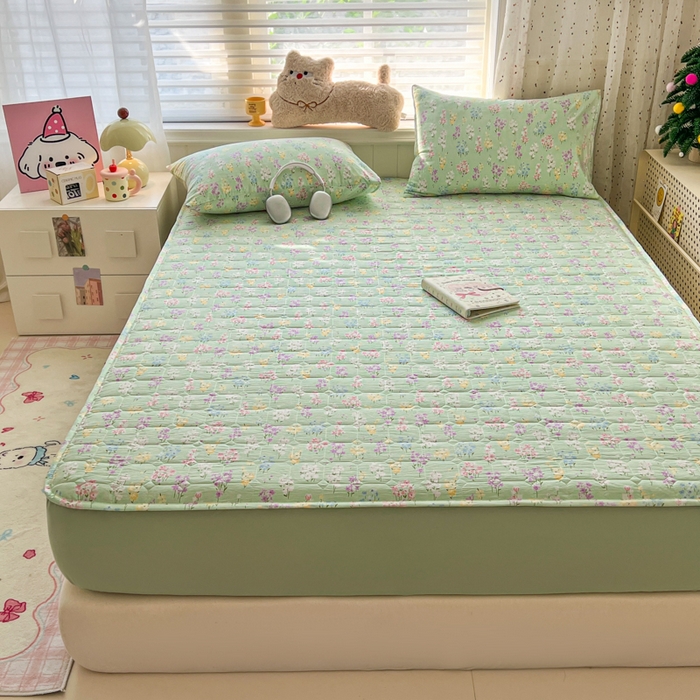 91家纺网 家纺一手货源 找家纺 赛丽雅 2026新款夹棉床笠三件套加厚床垫保护套 紫烟青花