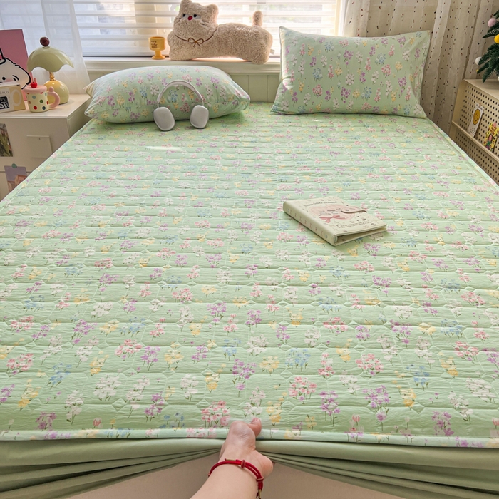 91家纺网 家纺一手货源 找家纺 赛丽雅 2026新款夹棉床笠三件套加厚床垫保护套 紫烟青花