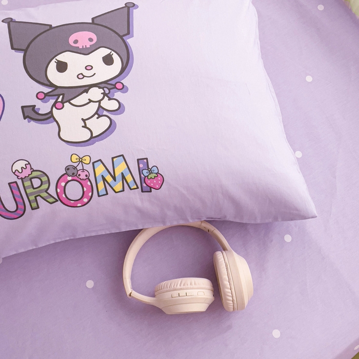 91家纺网 家纺一手货源 找家纺 朵希曼 2026新款正版授权全棉大版数码印花三丽鸥系列四件套 草莓库洛米