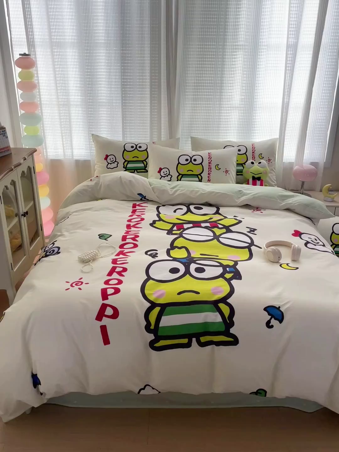 91家纺网 家纺一手货源 找家纺 朵希曼 2026新款正版授权全棉大版数码印花三丽鸥系列四件套 大眼蛙兄弟