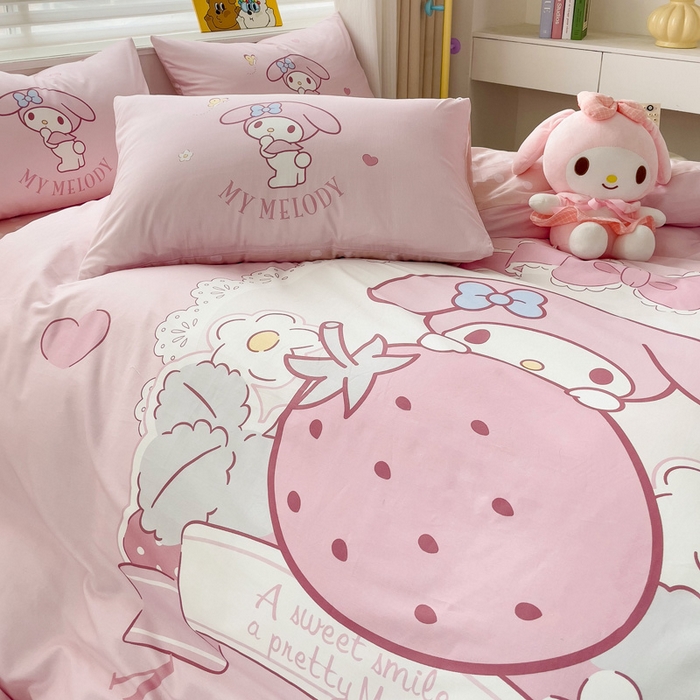 91家纺网 家纺一手货源 找家纺 朵希曼 2026新款正版授权全棉大版数码印花三丽鸥系列四件套 粉兔草莓