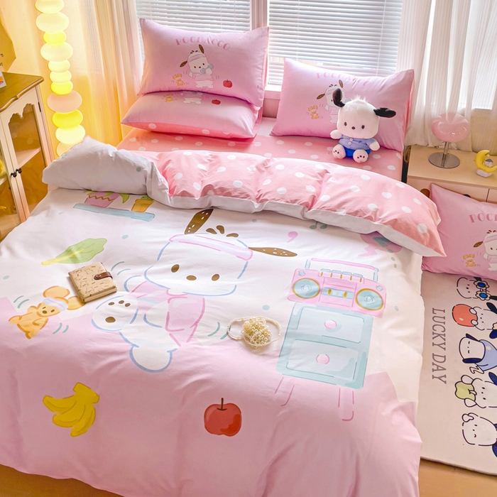 91家纺网 家纺一手货源 找家纺 朵希曼 2026新款正版授权全棉大版数码印花三丽鸥系列四件套 活力帕恰狗