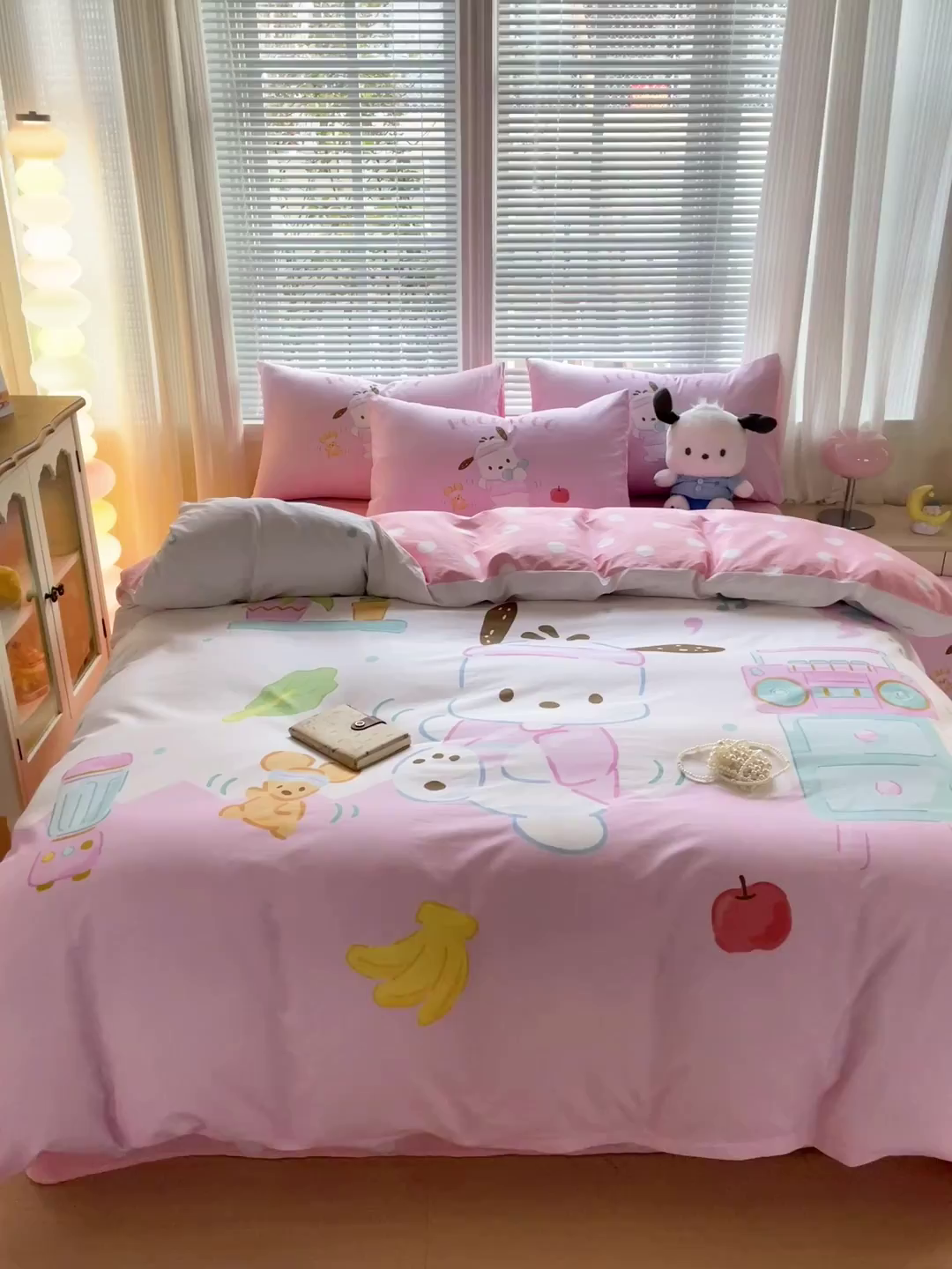 91家纺网 家纺一手货源 找家纺 朵希曼 2026新款正版授权全棉大版数码印花三丽鸥系列四件套 活力帕恰狗