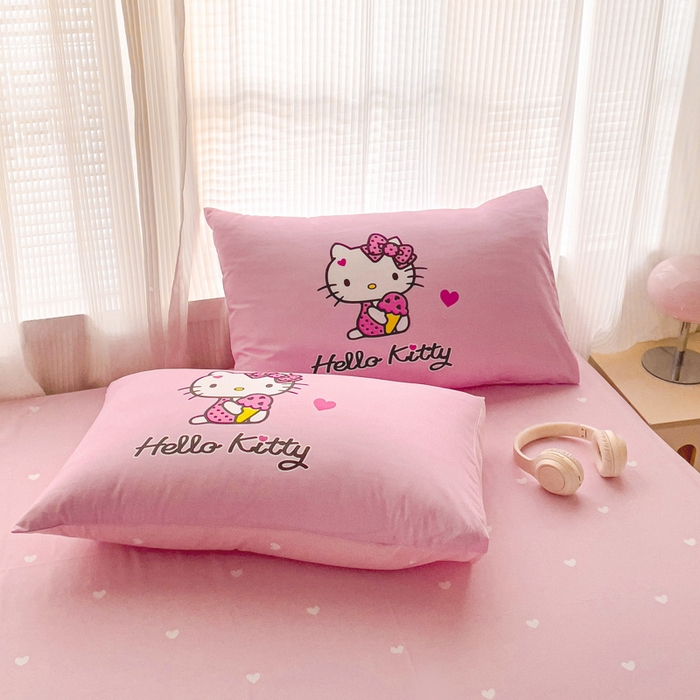 91家纺网 家纺一手货源 找家纺 朵希曼 2026新款正版授权全棉大版数码印花三丽鸥系列四件套 凯蒂宝贝