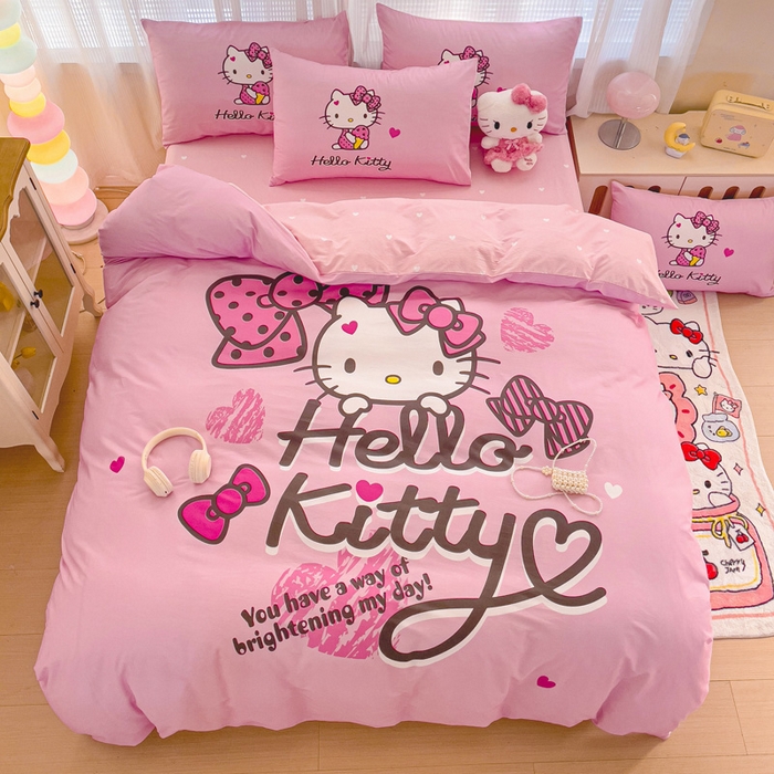 91家纺网 家纺一手货源 找家纺 朵希曼 2026新款正版授权全棉大版数码印花三丽鸥系列四件套 凯蒂宝贝