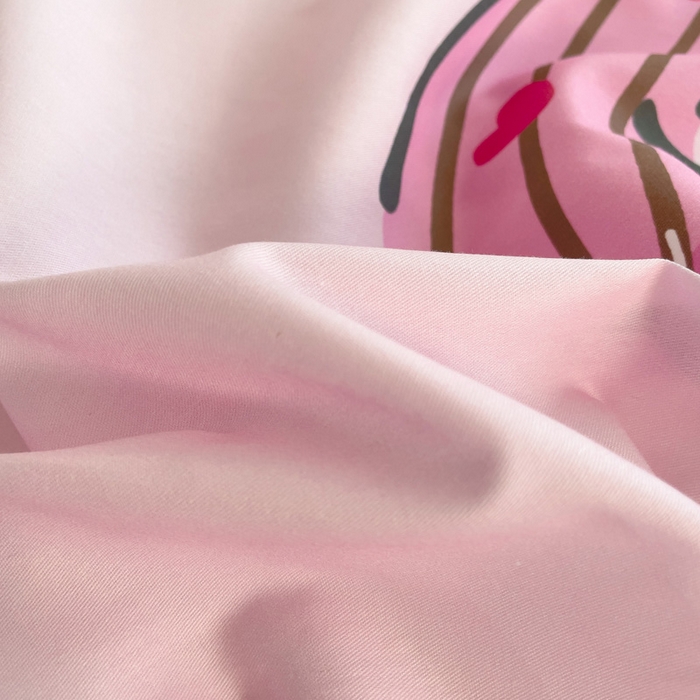 91家纺网 家纺一手货源 找家纺 朵希曼 2026新款正版授权全棉大版数码印花三丽鸥系列四件套 美味库洛米