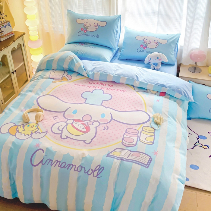 91家纺网 家纺一手货源 找家纺 朵希曼 2026新款正版授权全棉大版数码印花三丽鸥系列四件套 竖条大耳狗