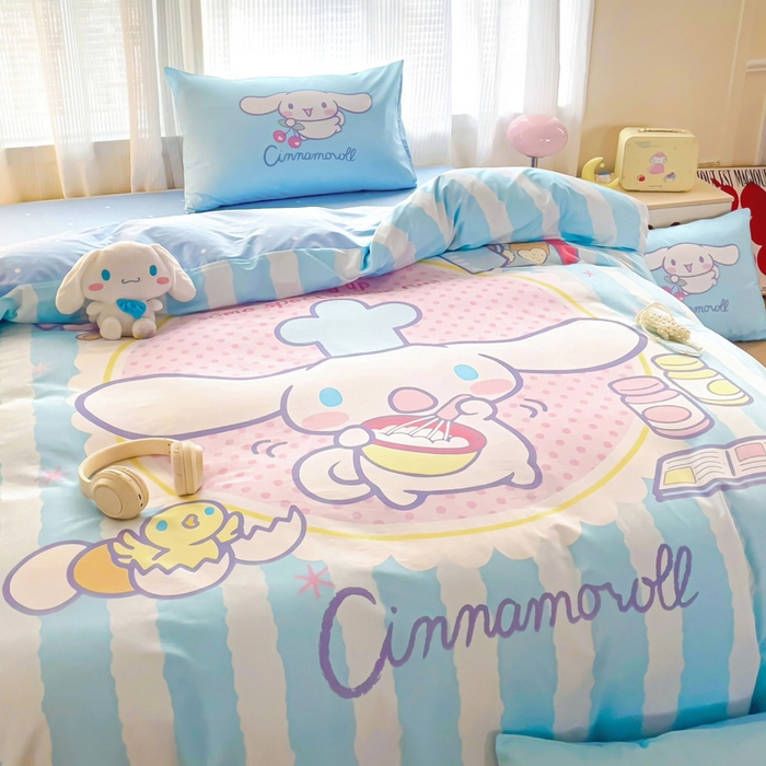 91家纺网 家纺一手货源 找家纺 朵希曼 2026新款正版授权全棉大版数码印花三丽鸥系列四件套 竖条大耳狗