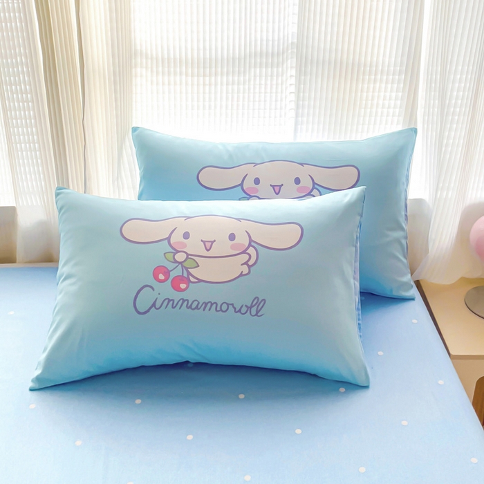 91家纺网 家纺一手货源 找家纺 朵希曼 2026新款正版授权全棉大版数码印花三丽鸥系列四件套 竖条大耳狗