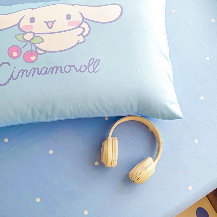 91家纺网 家纺一手货源 找家纺 朵希曼 2026新款正版授权全棉大版数码印花三丽鸥系列四件套 竖条大耳狗