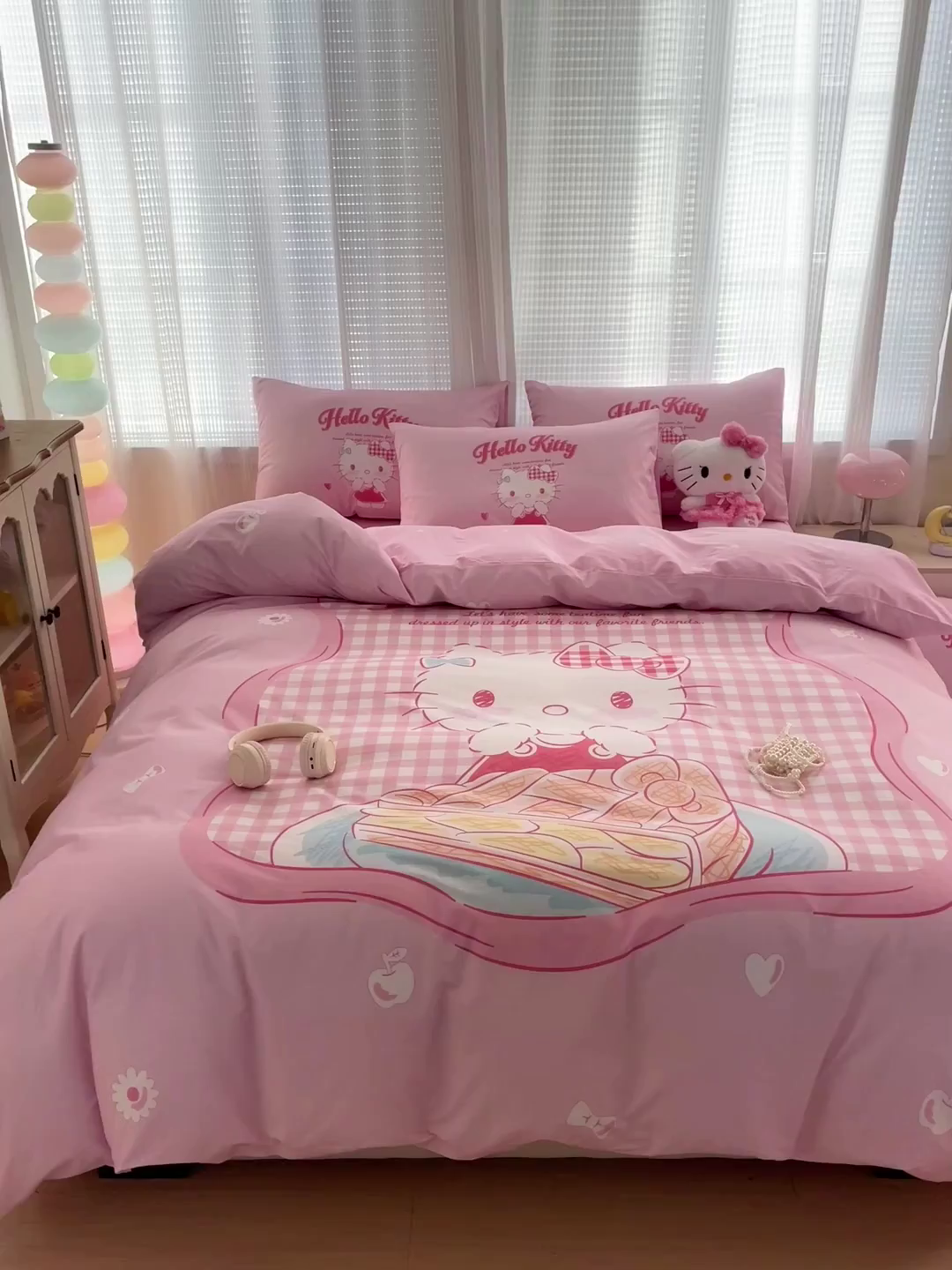 91家纺网 家纺一手货源 找家纺 朵希曼 2026新款正版授权全棉大版数码印花三丽鸥系列四件套 心动凯蒂