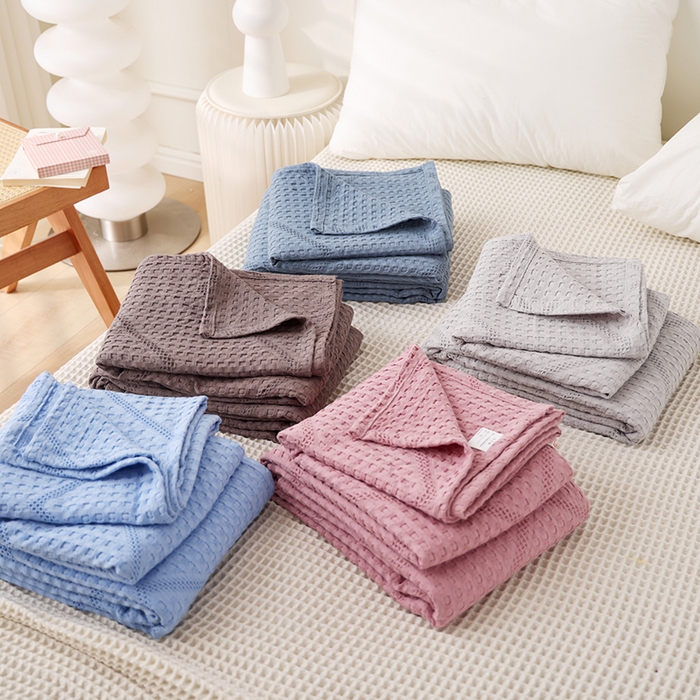 91家纺网 家纺一手货源 找家纺 朴尔家纺-毛巾被 2026新款全棉纯棉摩拉山峦风立体透气蜂窝华夫格纱布毛巾被-朴尔经典款常年备货 组合图仅供展示