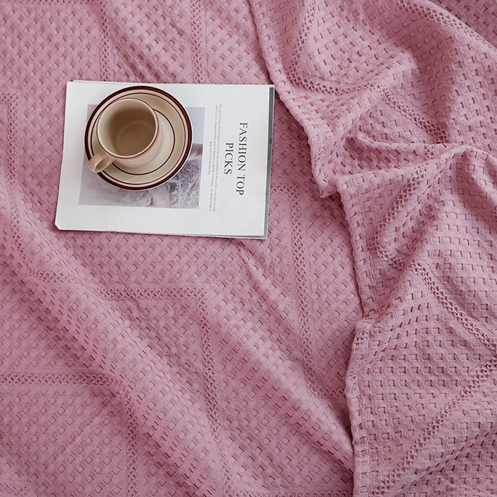 91家纺网 家纺一手货源 找家纺 朴尔家纺-毛巾被 2026新款全棉纯棉摩拉山峦风立体透气蜂窝华夫格纱布毛巾被-朴尔经典款常年备货 波浪华夫格-粉