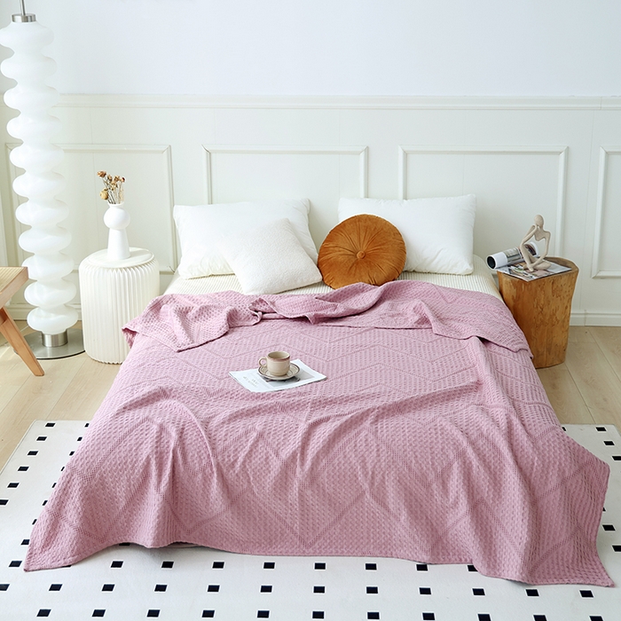 91家纺网 家纺一手货源 找家纺 朴尔家纺-毛巾被 2026新款全棉纯棉摩拉山峦风立体透气蜂窝华夫格纱布毛巾被-朴尔经典款常年备货 波浪华夫格-粉