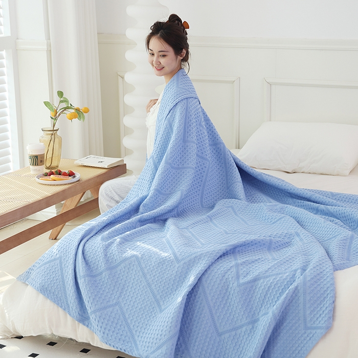 91家纺网 家纺一手货源 找家纺 朴尔家纺-毛巾被 2026新款全棉纯棉摩拉山峦风立体透气蜂窝华夫格纱布毛巾被-朴尔经典款常年备货 波浪华夫格-浅蓝